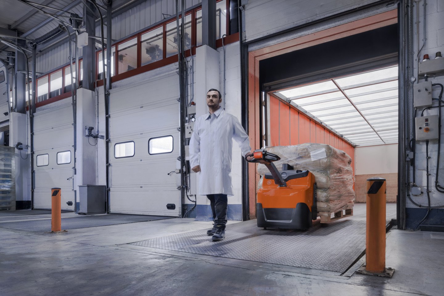 Elektrische pallettruck met bestuurder 