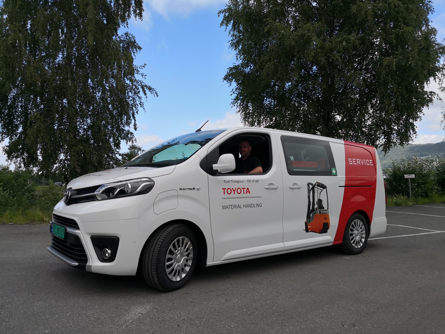 Toyota Material Handling 100% elektrische servicebus